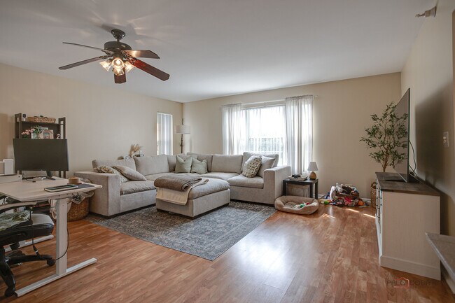 Photo - 1401 Orleans Dr Unit 1401