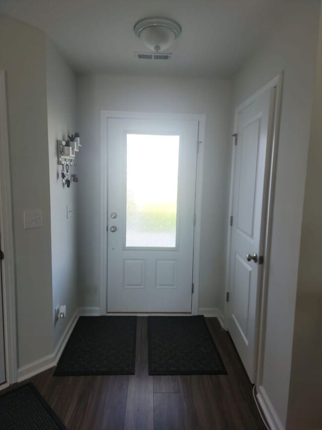 Photo - 405 Eclipse Ln