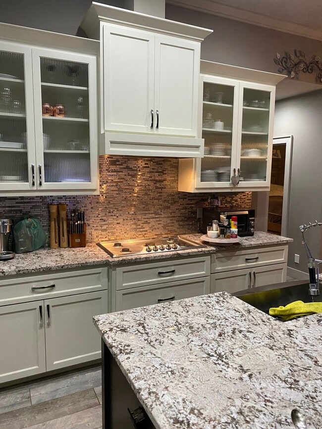 Photo - VIDEOTOUR: Executive-Style Custom Home, Incredible Quality! PETS WELCOME