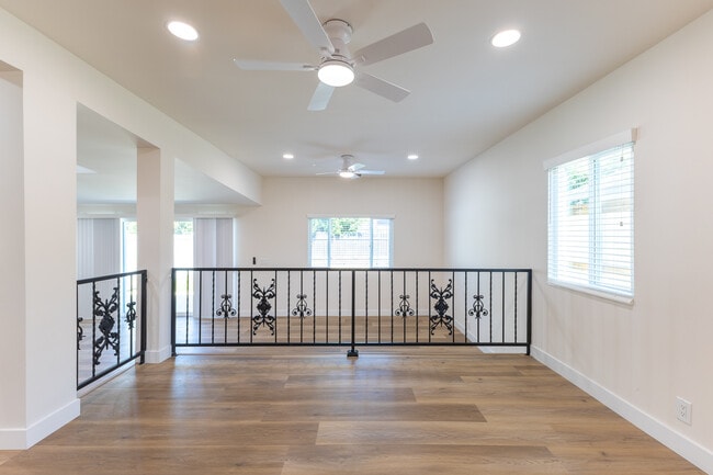 Kitchen dining area - 10342 Dempsey Ave
