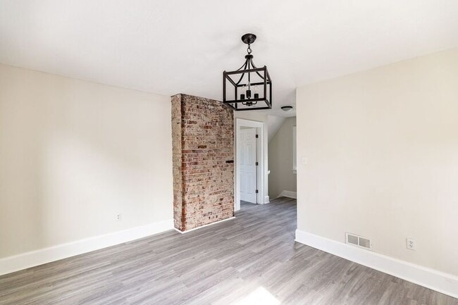 Photo - 2878 Indianola Ave