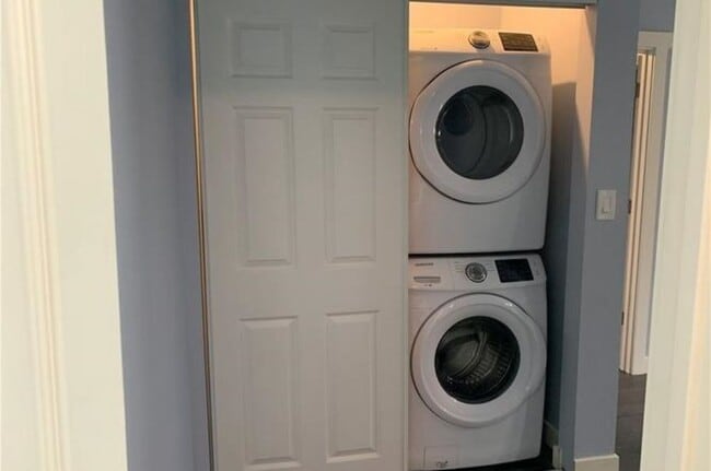 Photo - 716 4th St SE Unit 2