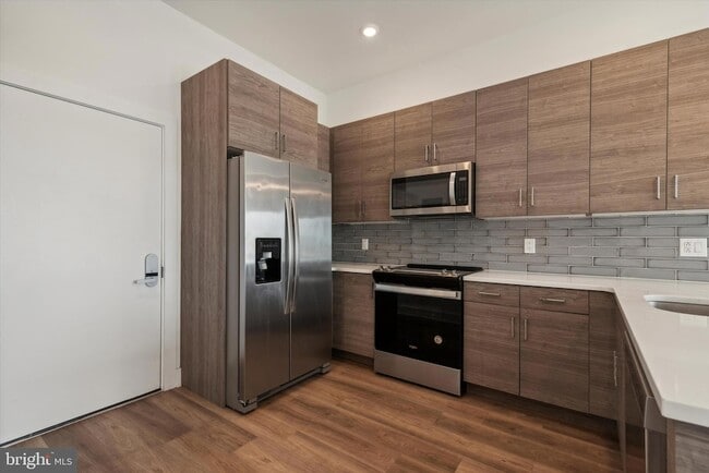 Photo - 5545 Pulaski Ave Unit 304