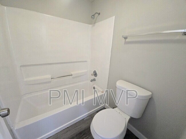 Photo - 2767 Wedge St