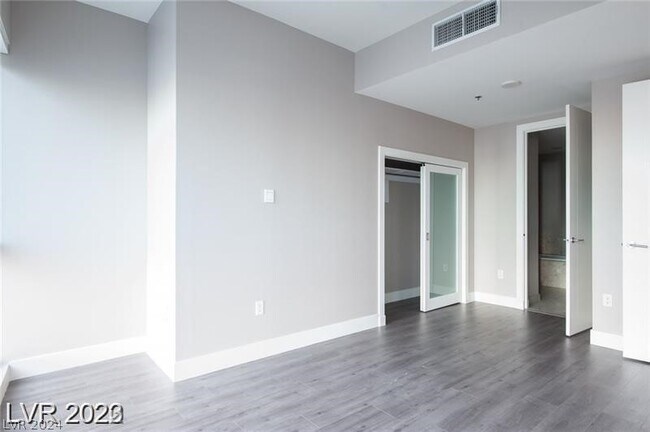 Photo - 4575 Dean Martin Dr Unit 601