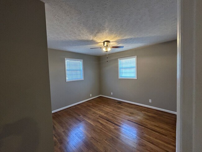 Photo - 125 Mitchell Rd