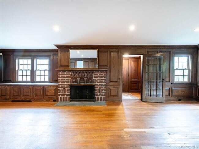 Photo - 189 Nassau Ave