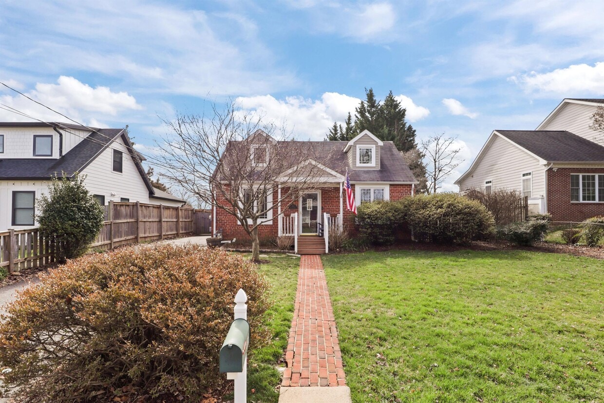 Photo - 6915 Farragut Ave (Falls Church, VA)