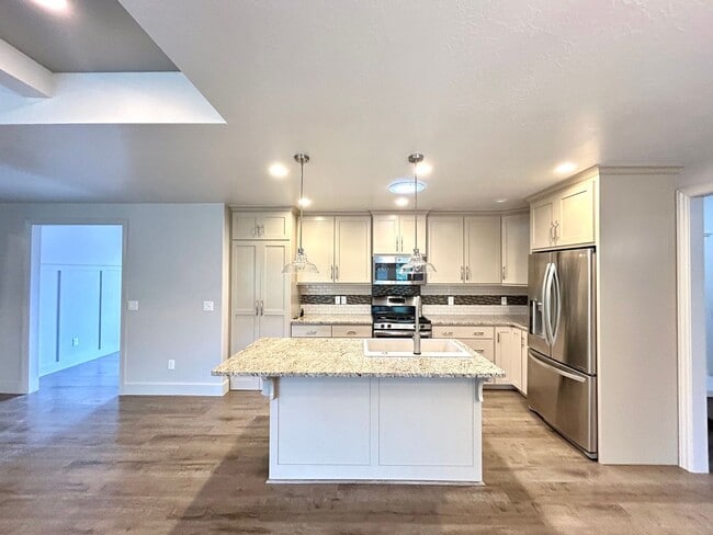 Photo - Lovely Single Family House Available!!!!