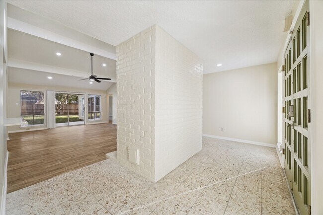 Photo - 2319 Wallingford Dr