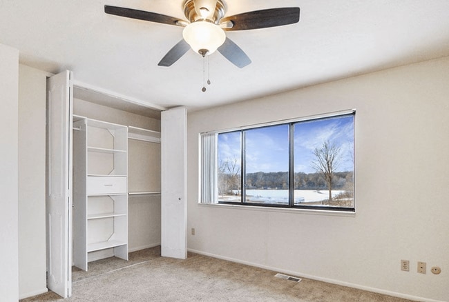 Lakeside Apartments