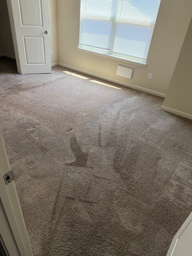 Photo - 503 Highwood Ln