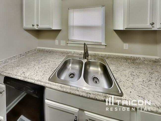 Photo - 10500 Southern Oak Ct