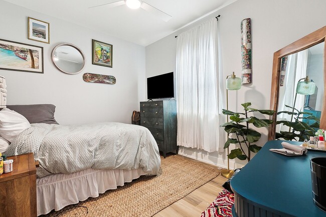 Photo - Elegant 3 Bedroom, 2.5 Bath Apartment Unidad 1809 Hillary Street 1A