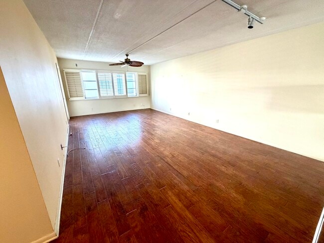 Building Photo - 4500 N Flagler Dr Unit D7