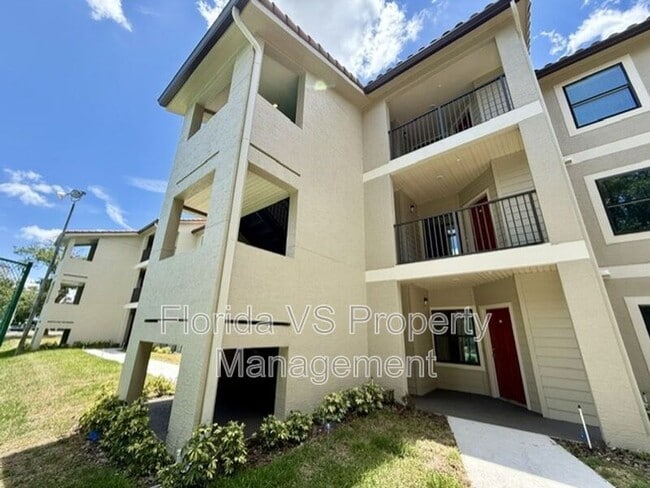 Building Photo - 3004 Parkway Blvd Unit 208