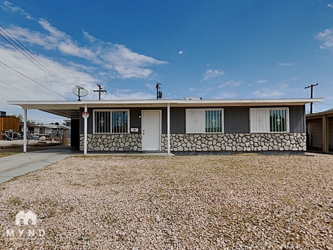 Building Photo - 640 Hause Ave