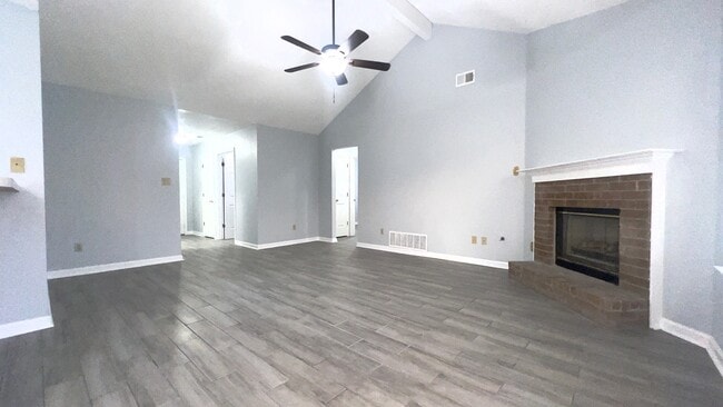 Photo - 6967 Manslick Rd