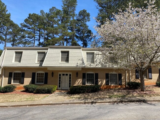 Georgetown Village Apartments