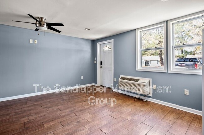 Photo - 2169 Eleanor Dr Unit B