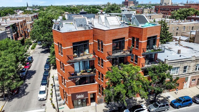 2522 W Chicago Ave
