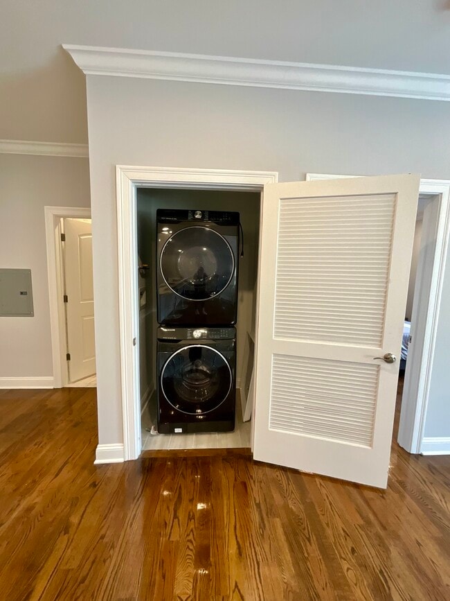 Full Size Washer & Dryers