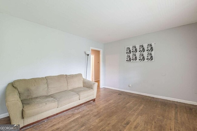 Building Photo - 350 Brooks Ave SW Rental
