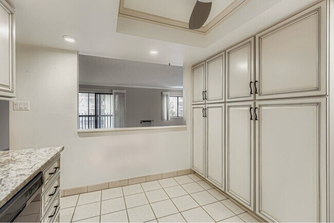 Photo - 14102 E Linvale Pl Unidad 302