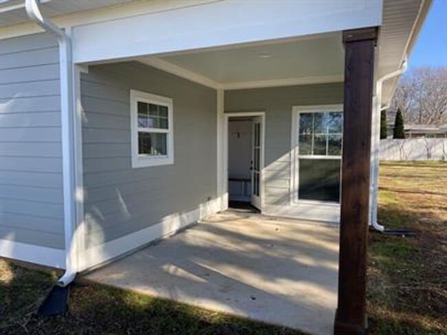 Photo - 2905 9th Ave SW