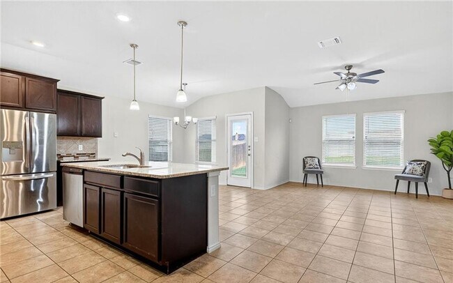 Photo - 4 bedroom 2 bathroom house! HOUSING ACCEPTED! MOVE-IN SPECIAL!!