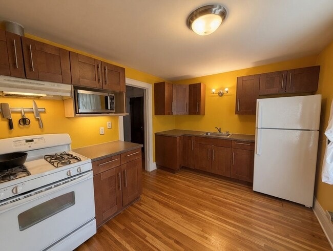 Photo - Updated 1 bedroom 1 bath, Upper Level Unit