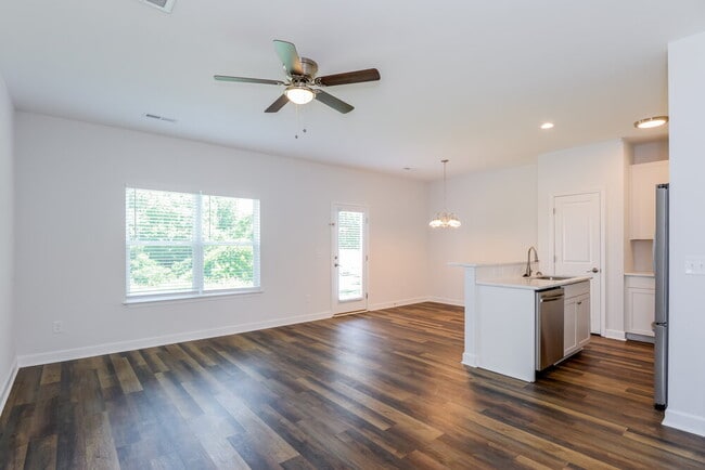 Photo - 109 McLean St
