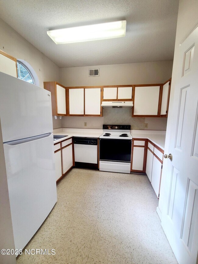 Photo - 721 Bragg Dr Unidad Apt C