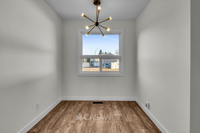 Photo - 8 Lakewood Village NW