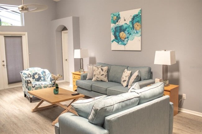 Photo - 2577 Oneida Loop