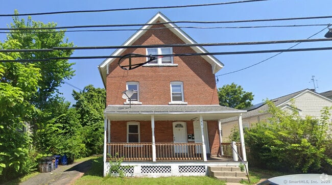 Building Photo - 144 Burnham St Unit 2 Rental