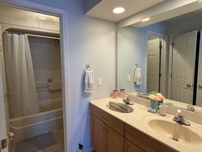 Photo - 214 E Pine Ave