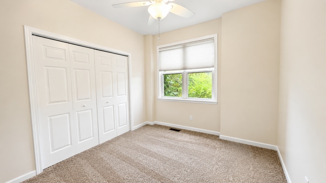 Photo - 106 Woodcreek Cir