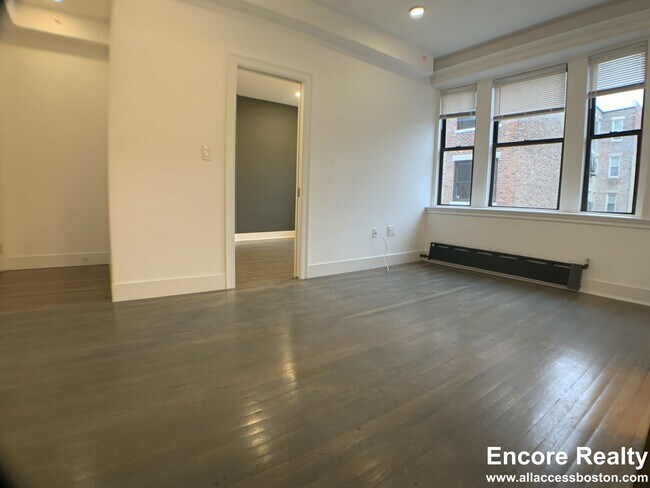 Photo - 11 Queensberry St Unit 24