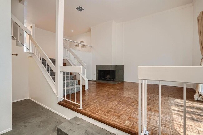 Photo - 3253 Caminito Eastbluff