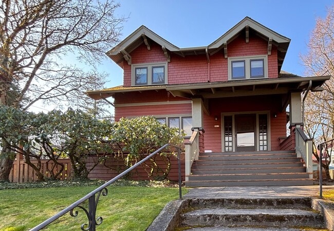 Building Photo - 2817 NE 19th Ave