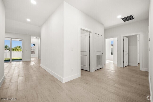 Building Photo - 613 NW 17th Ave Rental