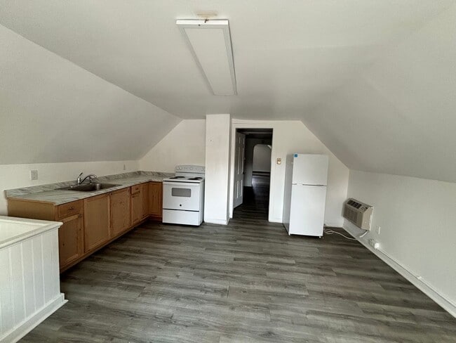 Photo - 309 E Virginia St Unit B
