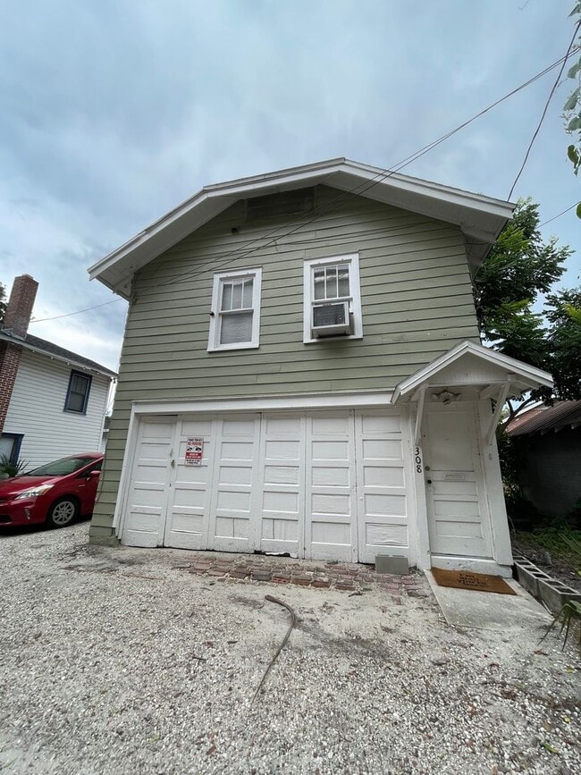 Building Photo - FALL 2026!!! Private 1 Bedroom Historic Ho... Rental