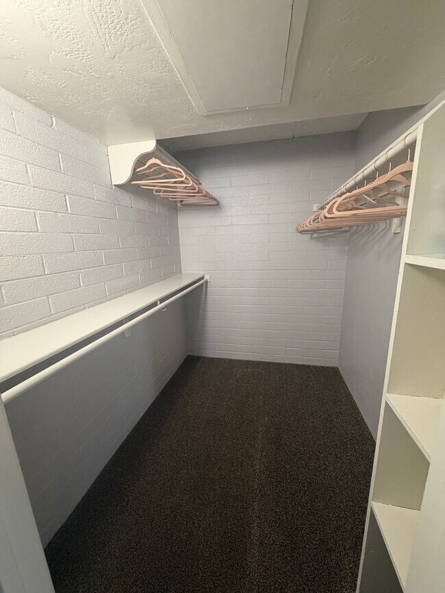 Waters Edge Apartments