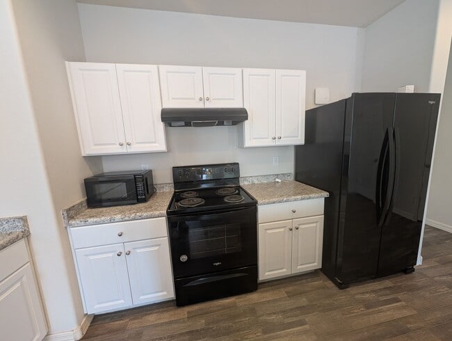 Photo - 3 Bedroom, 2.5 Bathroom Riverbend Home