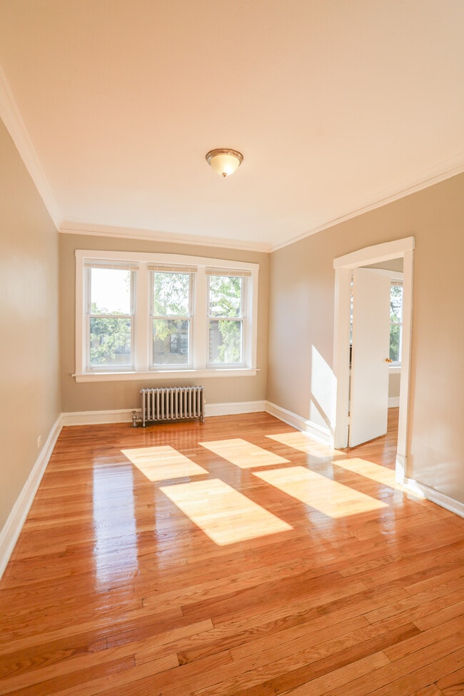 Building Photo - 4051 W Melrose St Unit #1N