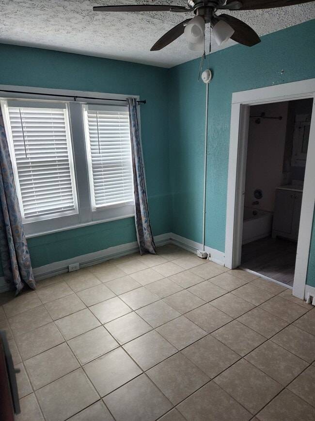 Photo - 552 Tanglewood St Unit 1