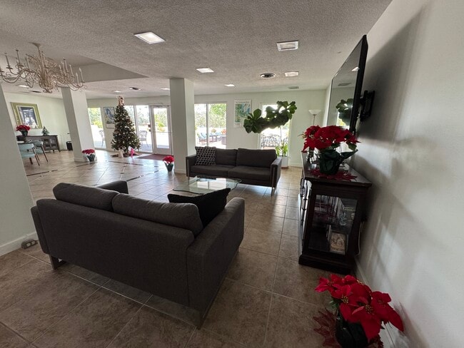 Photo - 33 S Gulfstream Ave Unit 409