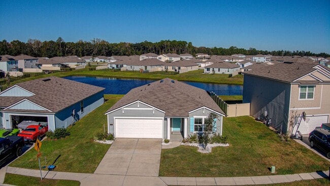 Photo - MOVE-IN READY 3/2 IN ENTRADA!